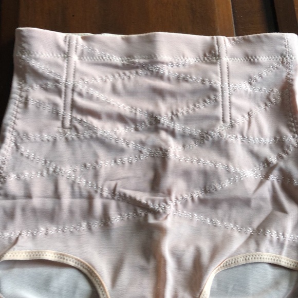 Women’s size small shape wear underwear - Picture 2 of 5